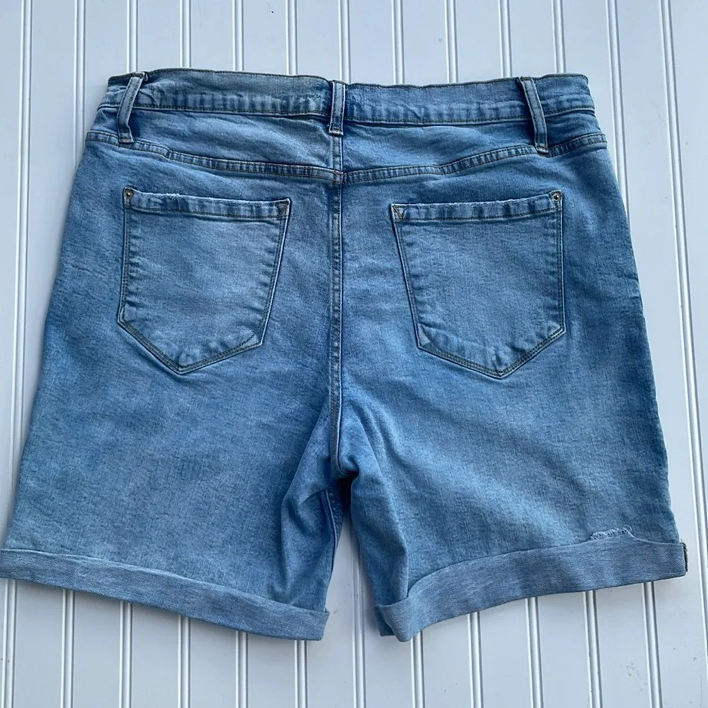 KENSIE WOMENS RETEO DENIM BLUE JEAN LIGHT WASH SHORTS SIZE 14